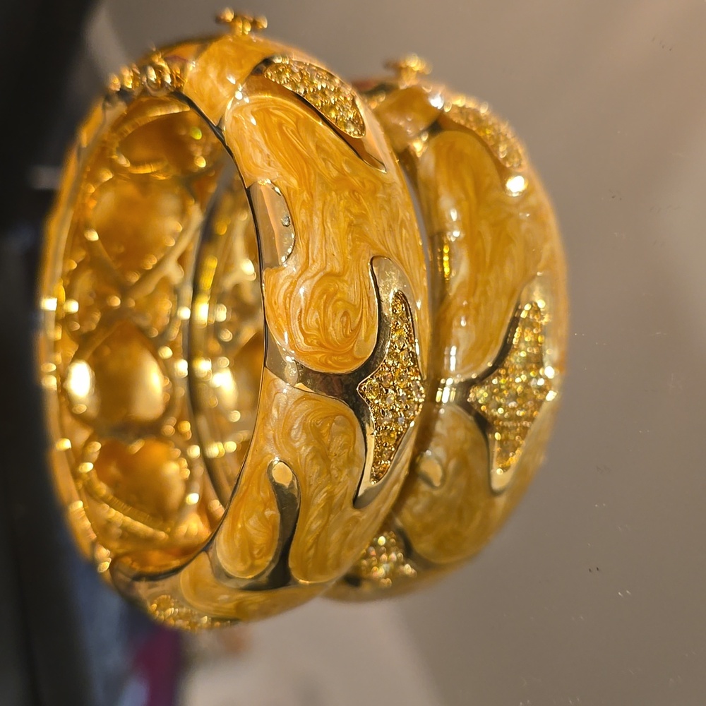 Enamel bracelet
